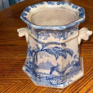 Antique Blue & White Sugar Bowl, would be beautiful as a vase